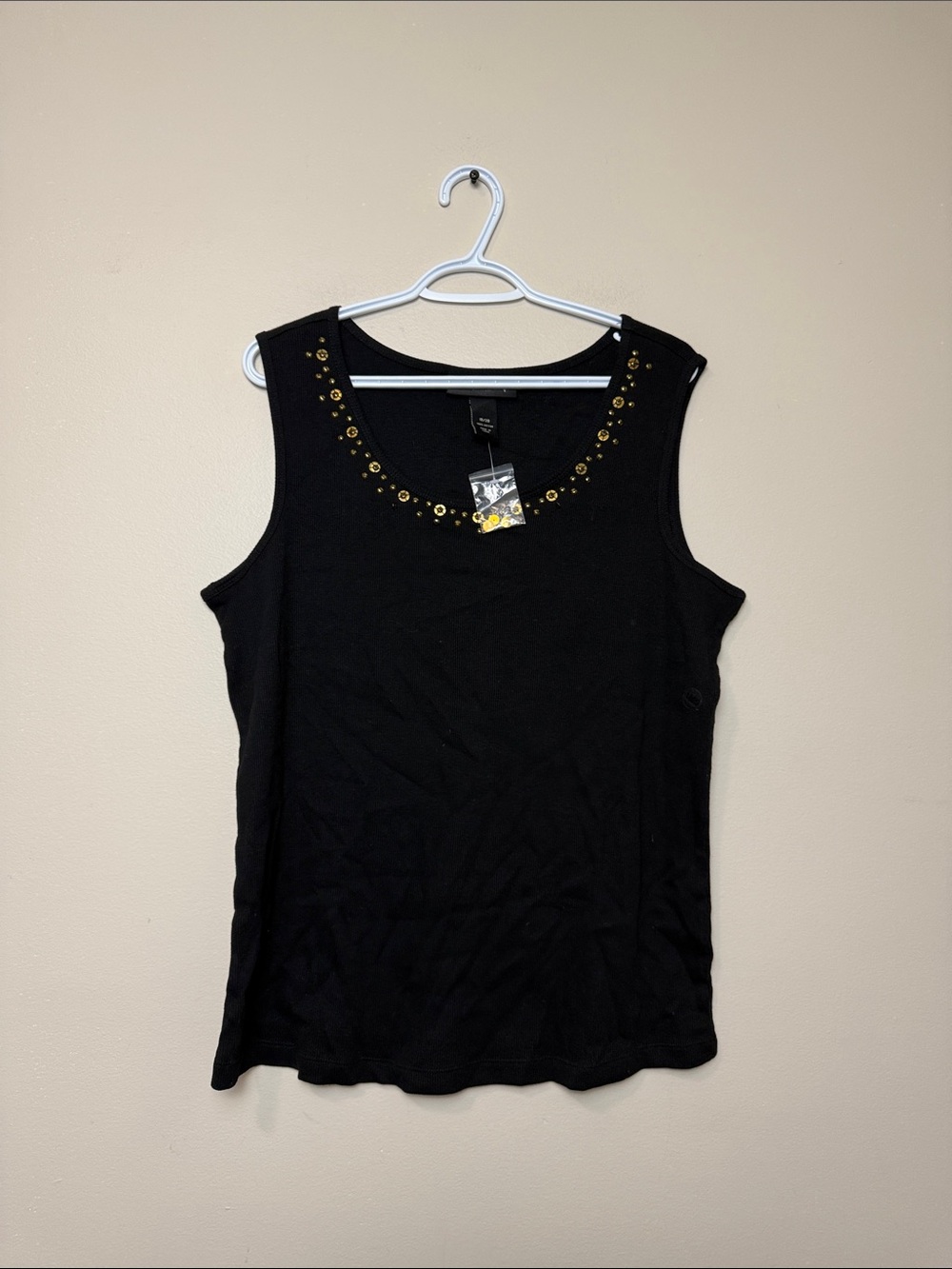 Venezia Black Sleeveless Tank with Gold Grommet Detail size 18-20